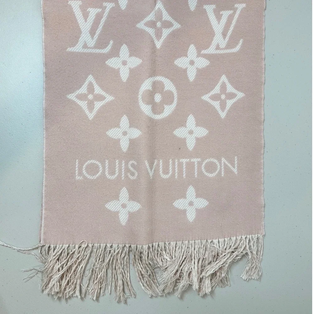 Louis Vuitton Scarf Pink Silk Wool Metallic Monogram Fringe Shawl Wrap Luxury